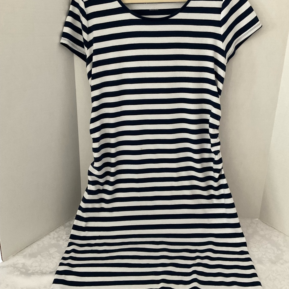 Liz Lang Maternity stripe dress. Size Large - Picture 2 of 6